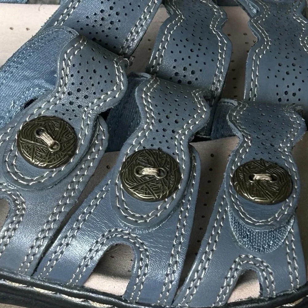 NIB Clarks Collection Leisa Grace - Size 7.5 -Denim Blue/Grey Adjustable 3 Strap